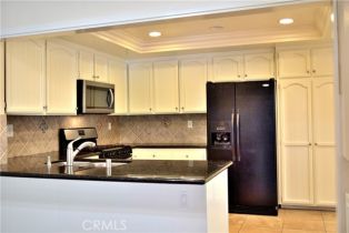 Townhouse, 16 Creekwood, Irvine, CA 92604 - 4