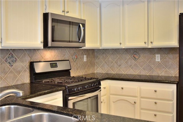 Townhouse, 16 Creekwood, Irvine, CA 92604 - 1