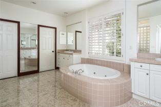 Single Family Residence, 2 Viola, Irvine, CA 92620 - 22