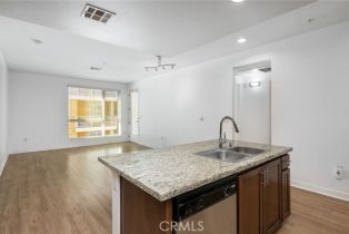 Condominium, 21301 Erwin st, Woodland Hills, CA 91367 - 5