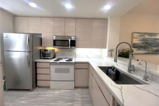 Condominium, 2243 Martin, Irvine, CA 92612 - 4