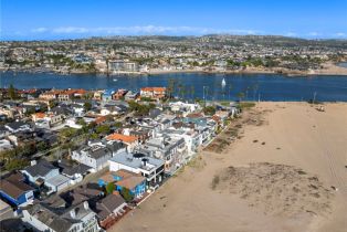 Single Family Residence, 2132 Oceanfront, Newport Beach, CA 92661 - 35