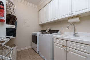 Single Family Residence, 18915 Rockinghorse ln, Huntington Beach, CA 92648 - 27