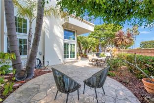 Condominium, 19632 Elmridge ln, Huntington Beach, CA 92648 - 4