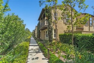 Condominium, 111 Thornhurst, Irvine, CA  Irvine, CA 92620