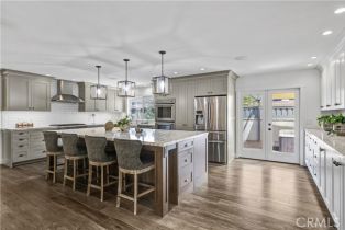 Single Family Residence, 9192 Rhodesia dr, Huntington Beach, CA 92646 - 9