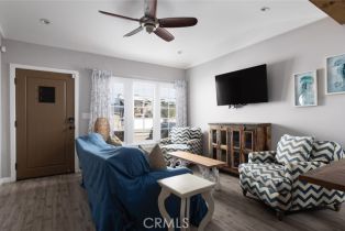 Single Family Residence, 1113 W Balboa boulevard, Newport Beach, CA 92661 - 5