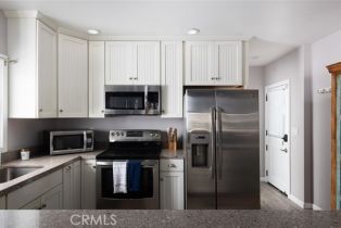 Single Family Residence, 1113 W Balboa boulevard, Newport Beach, CA 92661 - 9