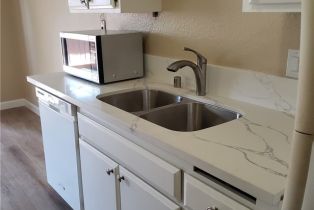 Condominium, 17572 Vandenberg, Tustin, CA 92780 - 5