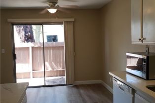 Condominium, 17572 Vandenberg, Tustin, CA 92780 - 6