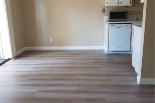 Condominium, 17572 Vandenberg, Tustin, CA 92780 - 8