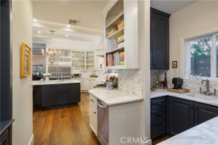 Single Family Residence, 2400 Holly ln, Newport Beach, CA 92663 - 9