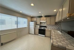 Condominium, 18405 Collins st, Tarzana, CA 91356 - 5