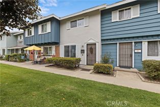 Condominium, 19750 Cambridge LN, Huntington Beach, CA  Huntington Beach, CA 92646