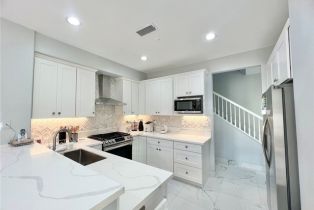Townhouse, 29 Olivewood, Irvine, CA 92618 - 8