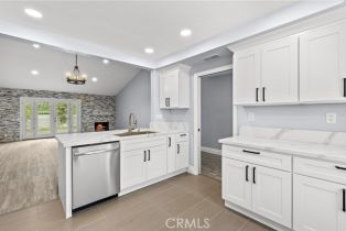 Condominium, 6 Lone Pne, Irvine, CA 92604 - 3