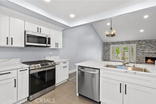 Condominium, 6 Lone Pne, Irvine, CA 92604 - 4