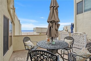 Condominium, 711 Pacific Coast, Huntington Beach, CA 92648 - 10