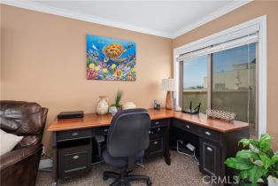 Condominium, 711 Pacific Coast, Huntington Beach, CA 92648 - 20