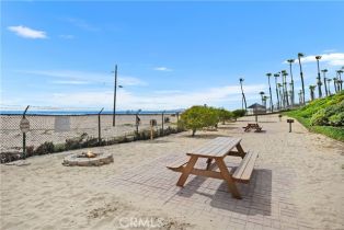 Condominium, 711 Pacific Coast, Huntington Beach, CA 92648 - 30