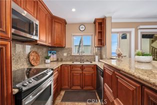 Condominium, 711 Pacific Coast, Huntington Beach, CA 92648 - 5