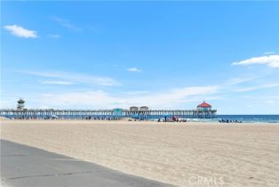 Condominium, 711 Pacific Coast, Huntington Beach, CA  Huntington Beach, CA 92648