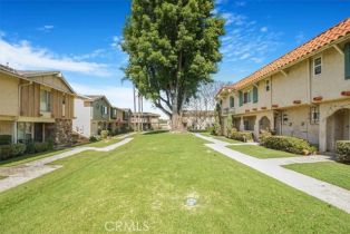 Condominium, 17274 NISSON rd, Tustin, CA 92780 - 2