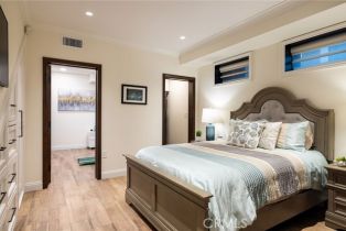 Single Family Residence, 302 3rd st, Huntington Beach, CA 92648 - 17