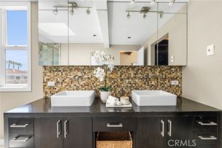 Single Family Residence, 7008 Oceanfront, Newport Beach, CA 92663 - 30