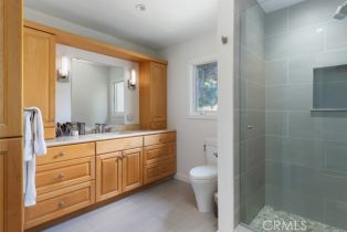 Single Family Residence, 2516 Vista Baya, Newport Beach, CA 92660 - 17