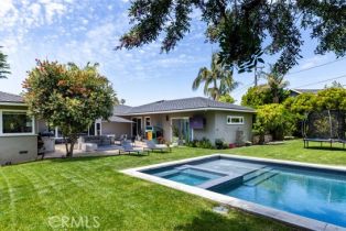 Single Family Residence, 2516 Vista Baya, Newport Beach, CA 92660 - 20