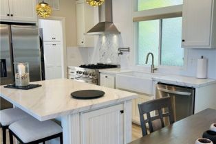 , 237 Plymouth, Newport Beach, CA 92660 - 5