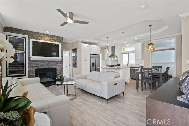 , 237 Plymouth, Newport Beach, CA 92660 - 1