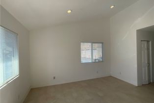Apartment, 17371 Queens ln, Huntington Beach, CA 92647 - 4