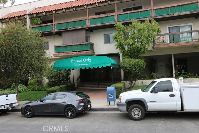 Condominium, 5460 White Oak ave, Encino, CA 91316 - 1