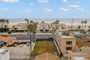 , 714 Pacific Coast, Huntington Beach, CA 92648 - 3