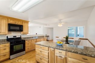 Single Family Residence, 10402 Oronsay cir, Huntington Beach, CA 92646 - 12