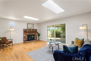 Single Family Residence, 10402 Oronsay cir, Huntington Beach, CA 92646 - 13