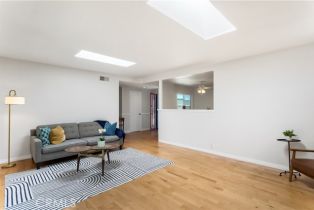 Single Family Residence, 10402 Oronsay cir, Huntington Beach, CA 92646 - 15