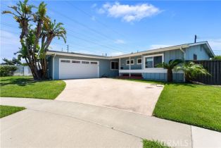 Single Family Residence, 10402 Oronsay cir, Huntington Beach, CA 92646 - 2