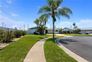 Single Family Residence, 10402 Oronsay cir, Huntington Beach, CA 92646 - 3