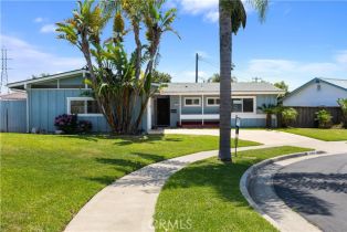 Single Family Residence, 10402 Oronsay cir, Huntington Beach, CA 92646 - 4