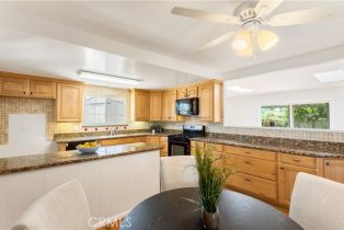 Single Family Residence, 10402 Oronsay cir, Huntington Beach, CA 92646 - 9