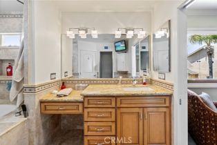 Single Family Residence, 21041 Shaw ln, Huntington Beach, CA 92646 - 11