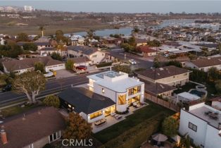 Single Family Residence, 1235 Santiago dr, Newport Beach, CA 92660 - 4