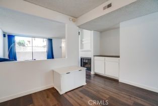 Townhouse, 22038 Vanowen st, Woodland Hills, CA 91303 - 12