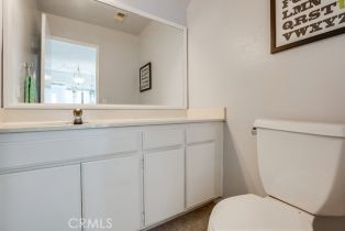 Townhouse, 22038 Vanowen st, Woodland Hills, CA 91303 - 13