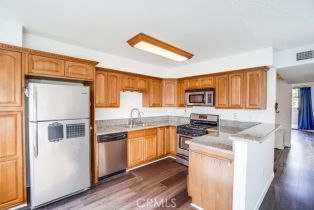 Townhouse, 22038 Vanowen st, Woodland Hills, CA 91303 - 4