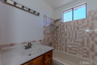 Single Family Residence, 1717 Columbia st, Long Beach, CA 90810 - 32