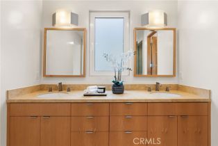 Single Family Residence, 1554 Oceanfront, Newport Beach, CA 92661 - 41